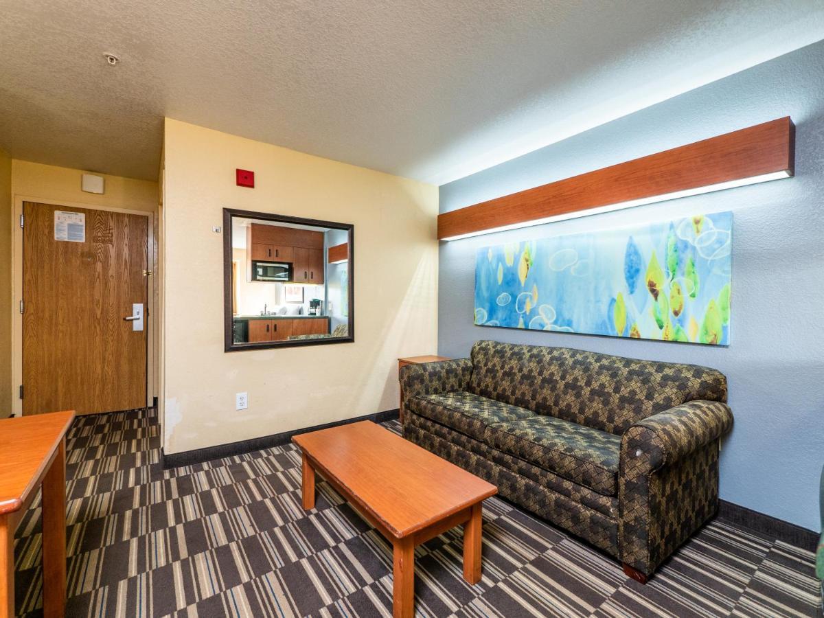 Microtel Inn And Suites Ocala Exterior photo