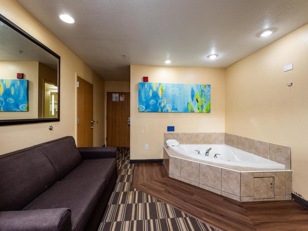 Microtel Inn And Suites Ocala Exterior photo